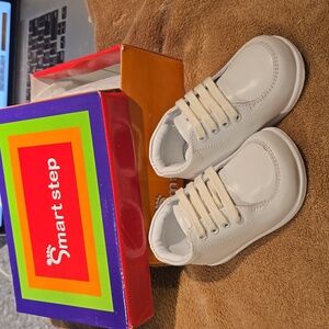 Leather Toddler shoes size 4.5 Smart Step